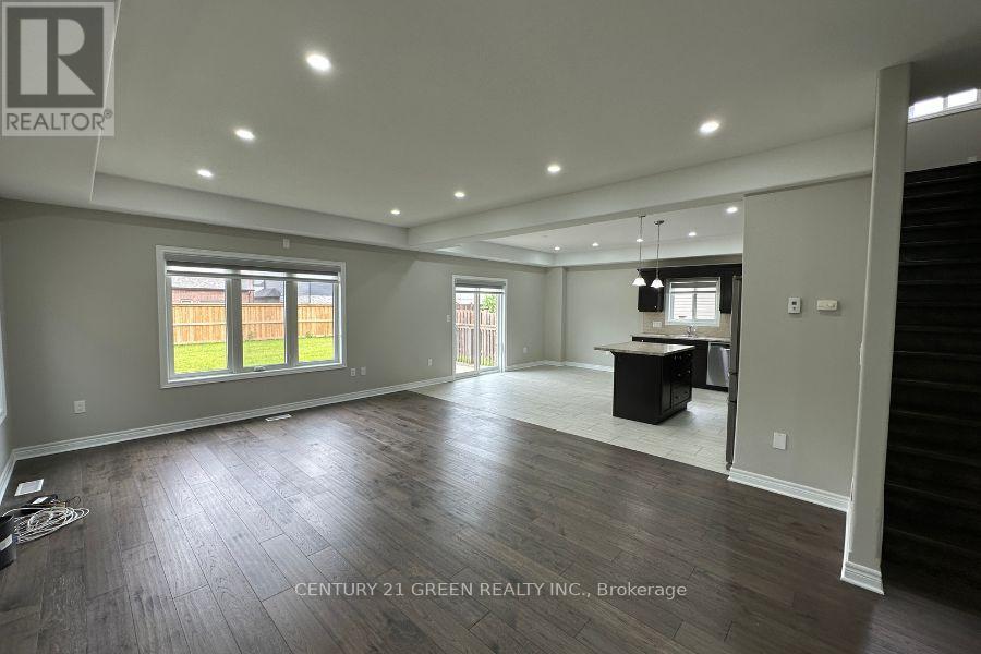 31 Success Way, Thorold, Ontario  L2V 0C8 - Photo 5 - X12185174
