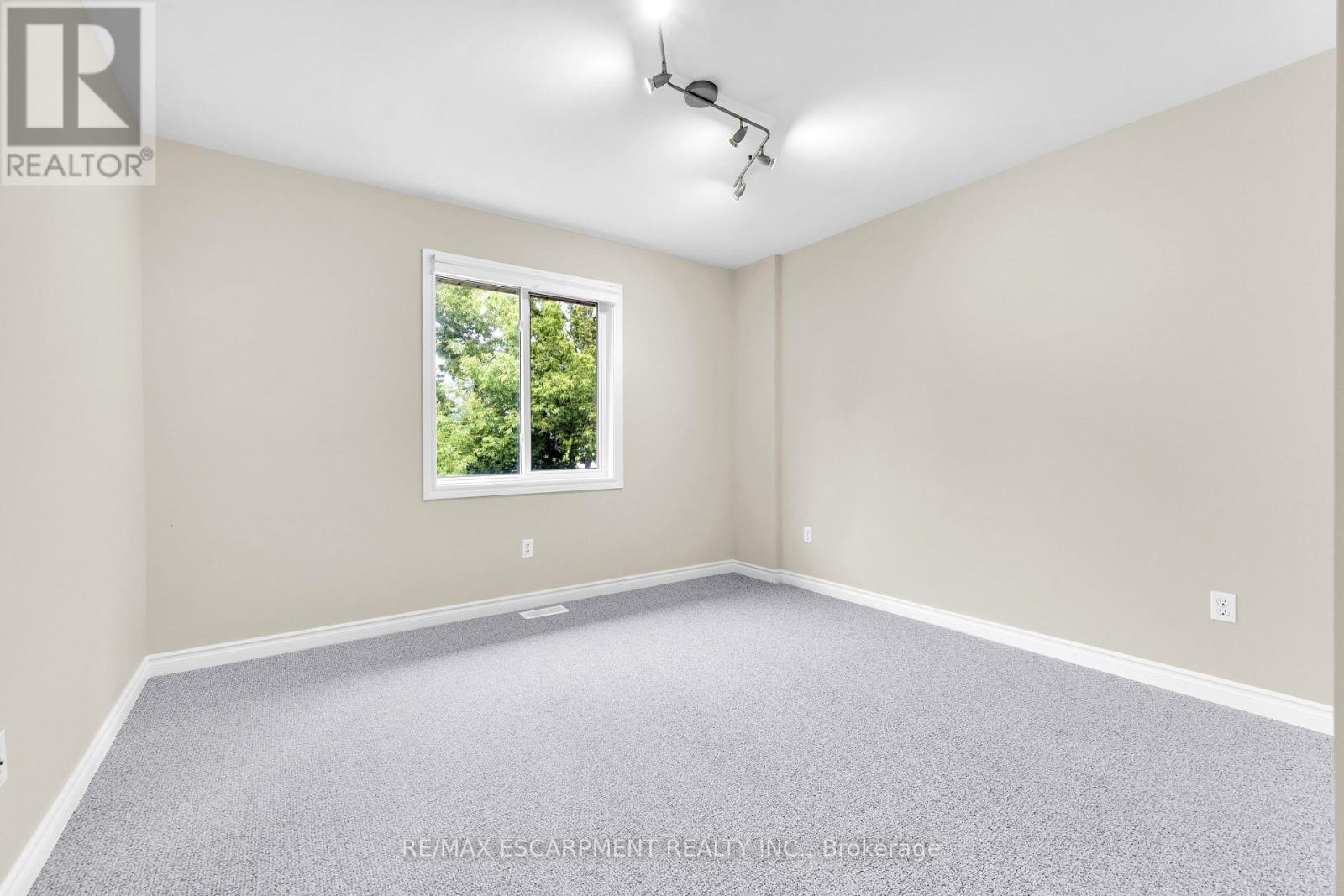 Lorem Ipsum Dolor, St. Catharines, Ontario  L2T  - Photo 15 - DEMO28388339