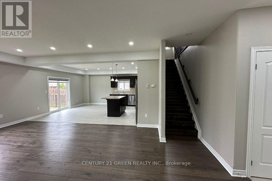 31 Success Way, Thorold, Ontario  L2V 0C8 - Photo 4 - X12185174