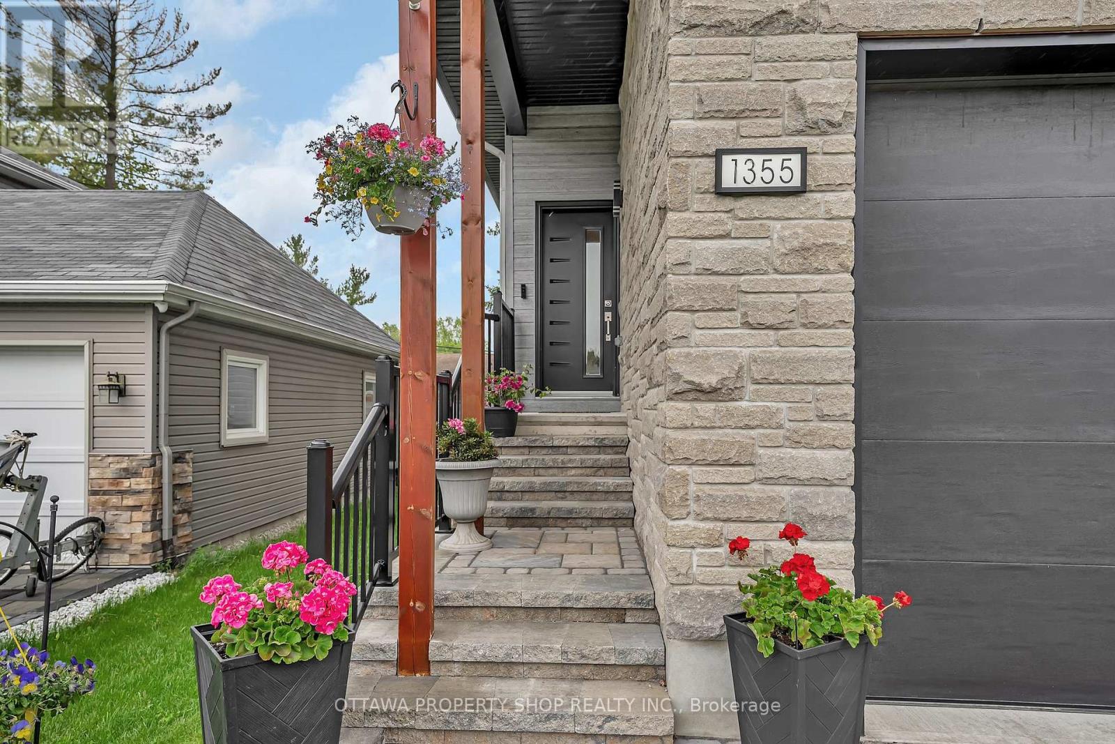 1355 Mory Street, Ottawa, Ontario  K1T 1C8 - Photo 2 - X12188321