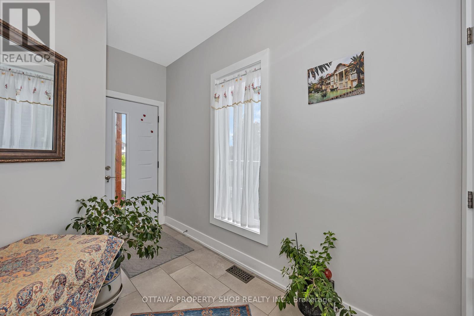 1355 Mory Street, Ottawa, Ontario  K1T 1C8 - Photo 3 - X12188321