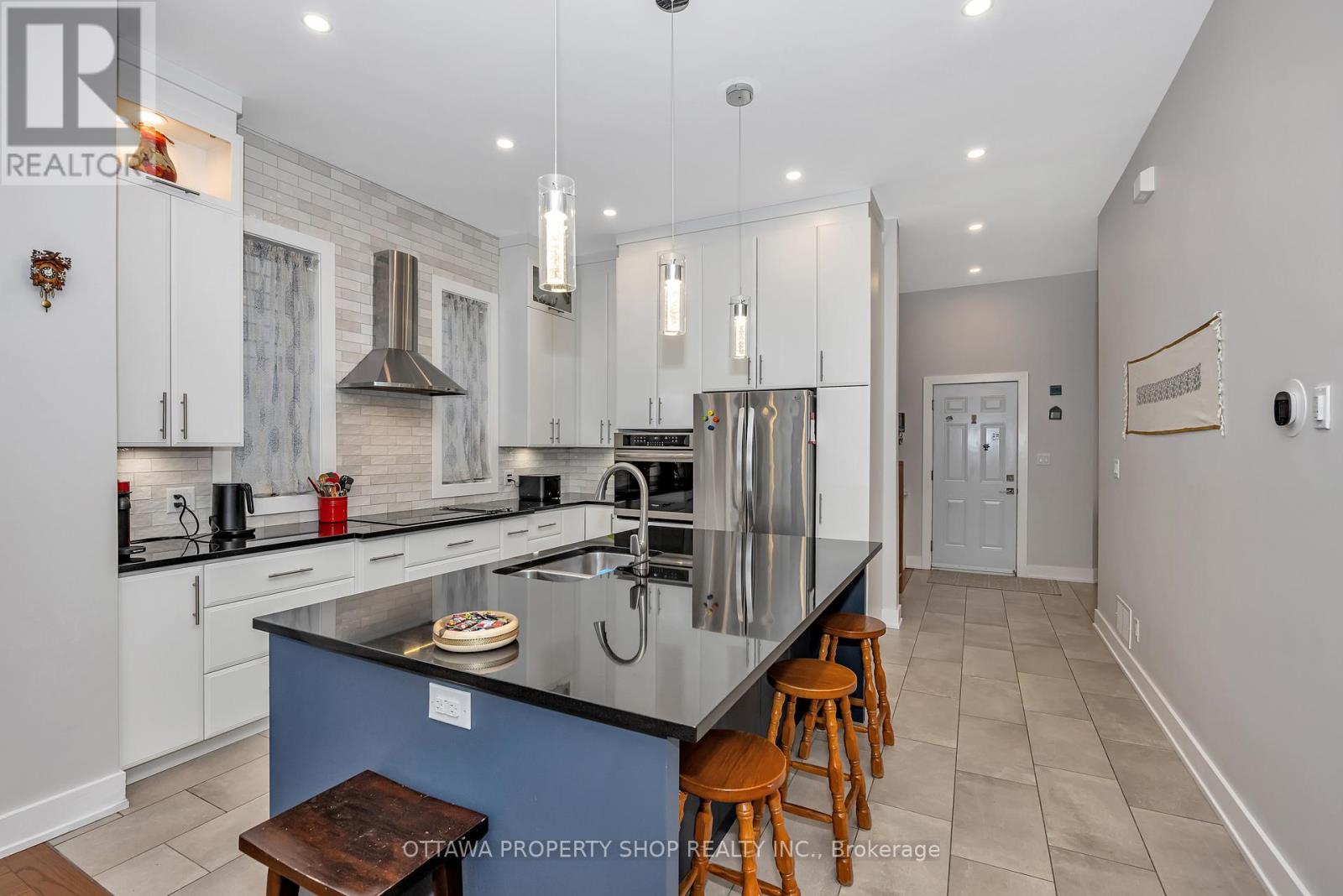 1355 Mory Street, Ottawa, Ontario  K1T 1C8 - Photo 6 - X12188321