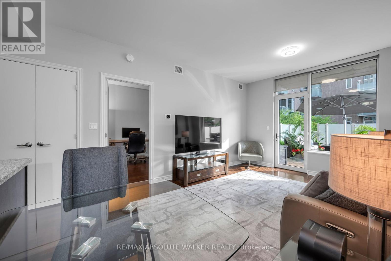 214 - 575 Byron Avenue, Ottawa, Ontario  K2A 1R7 - Photo 5 - X12188358