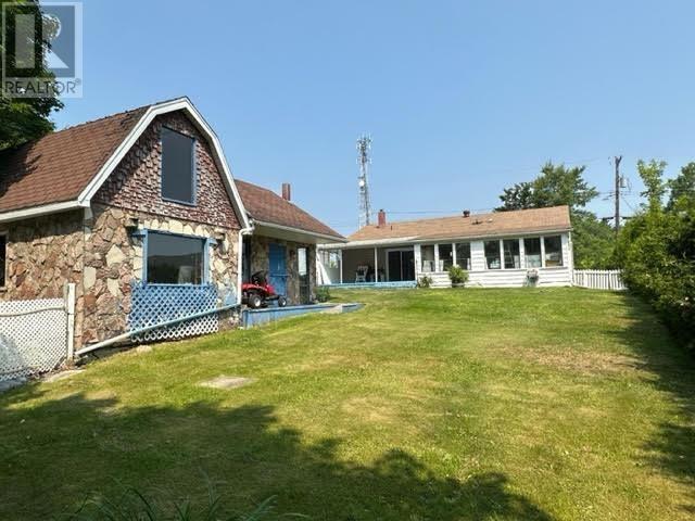 Property at 111 Hillside DR S image 3