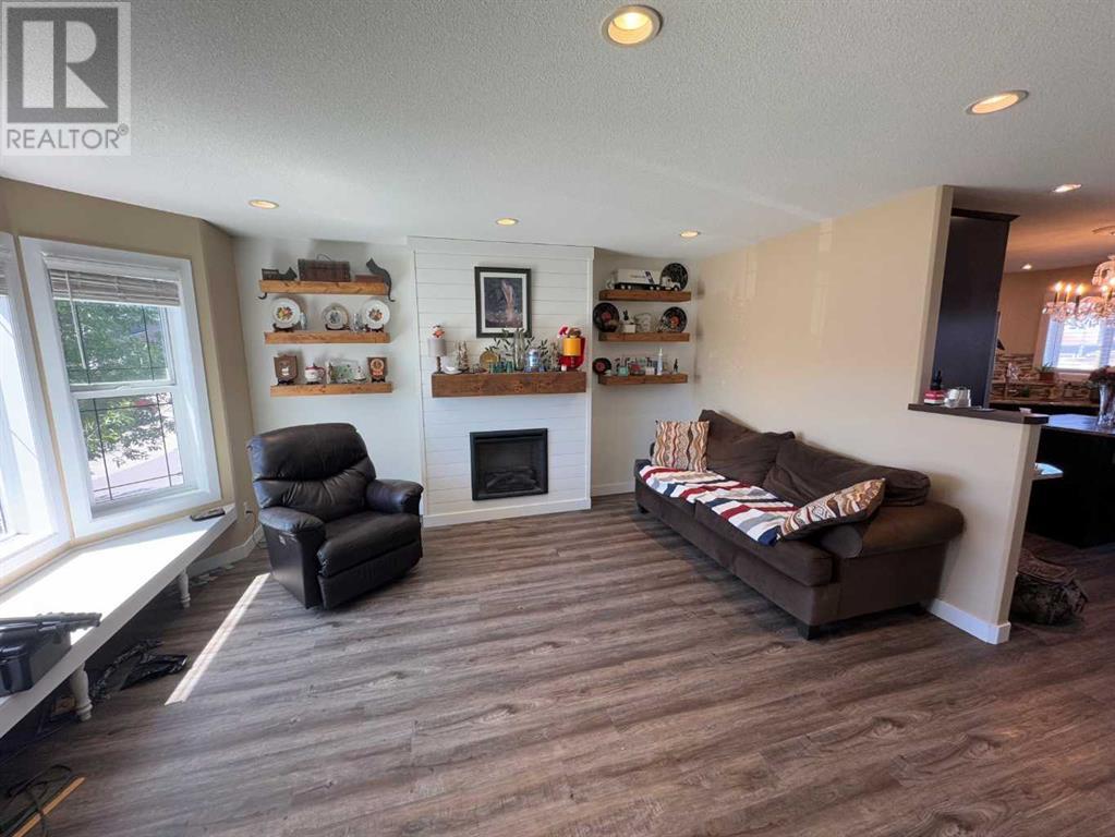 217 Sundance Drive, Coalhurst, Alberta  T0L 0V0 - Photo 2 - A2226261