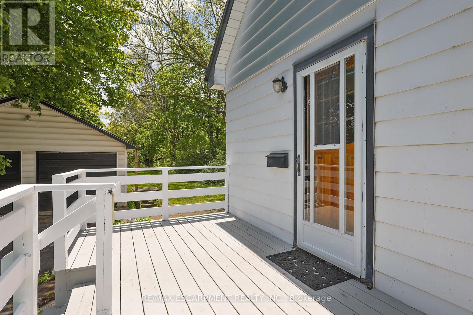 668 Harvest Road, Hamilton, Ontario  L9H 5K4 - Photo 4 - X12185484