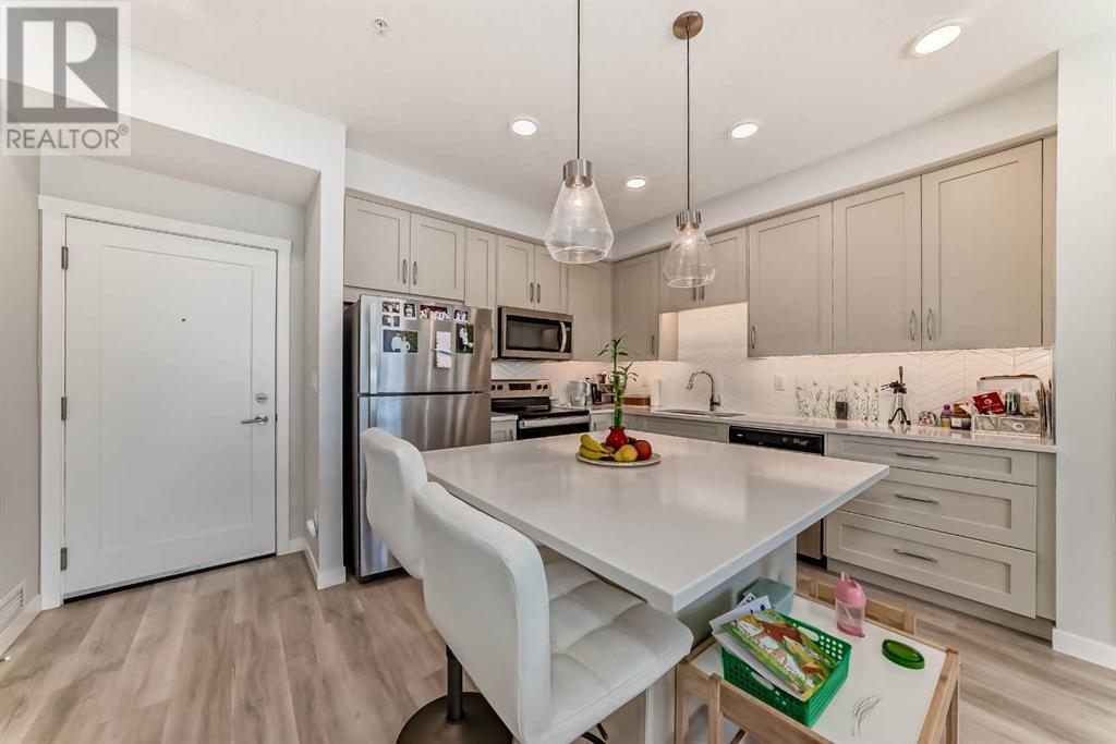 301, 150 Shawnee Square Sw, Calgary, Alberta  T2Y 0T6 - Photo 6 - A2213302