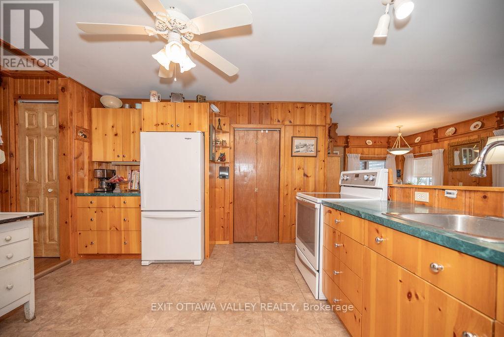 51 Myrlin Way, Laurentian Hills, Ontario  K0J 1P0 - Photo 21 - X12009159