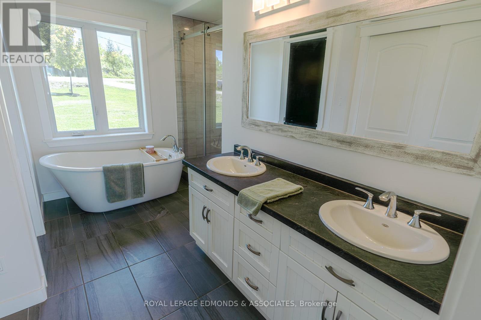 281 Point Church Road, North Algona Wilberforce, Ontario  K0J 1T0 - Photo 25 - X12185401