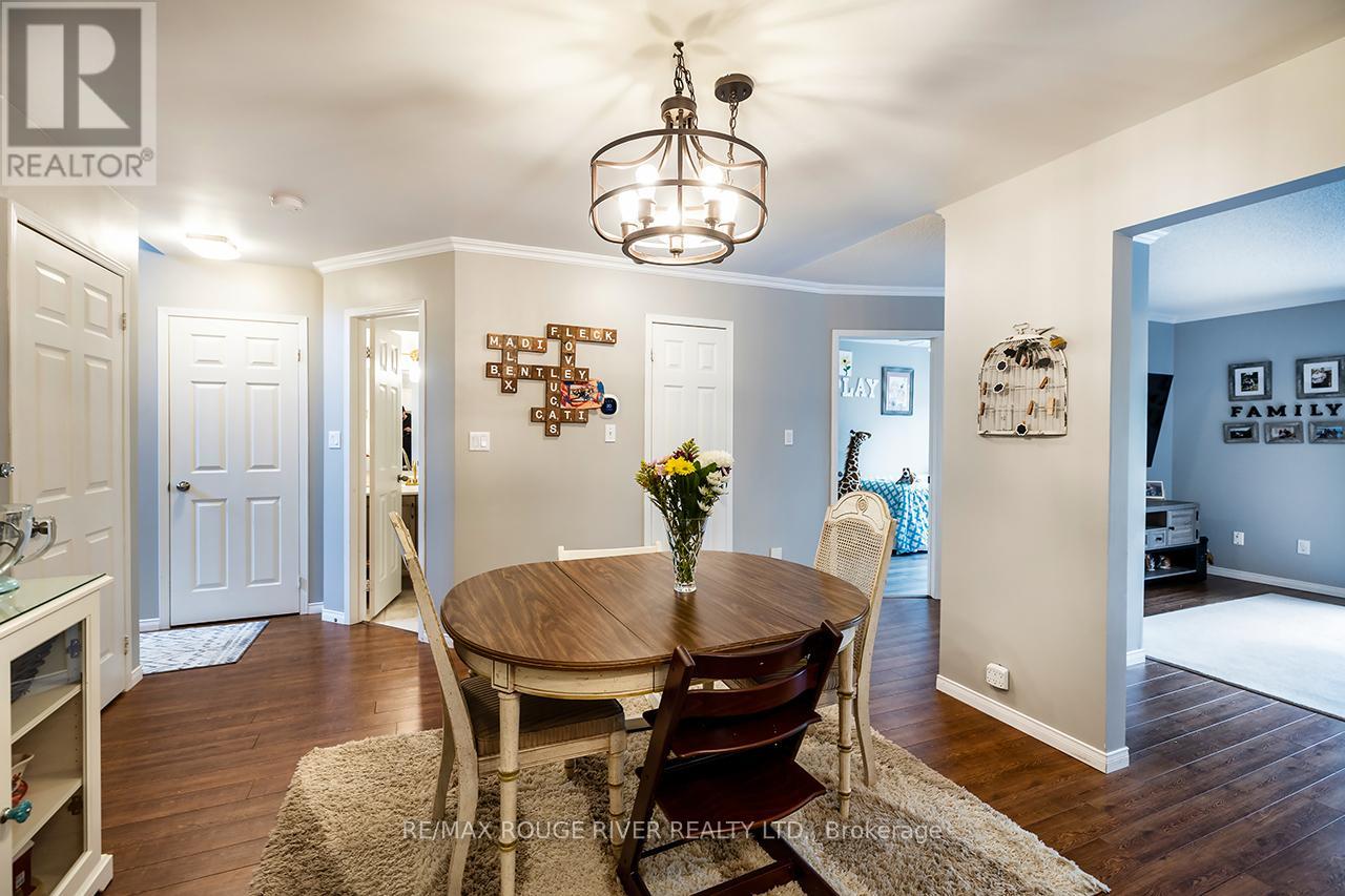 1330 Eagle Crescent, Peterborough West, Ontario  K9K 2K7 - Photo 7 - X12185552