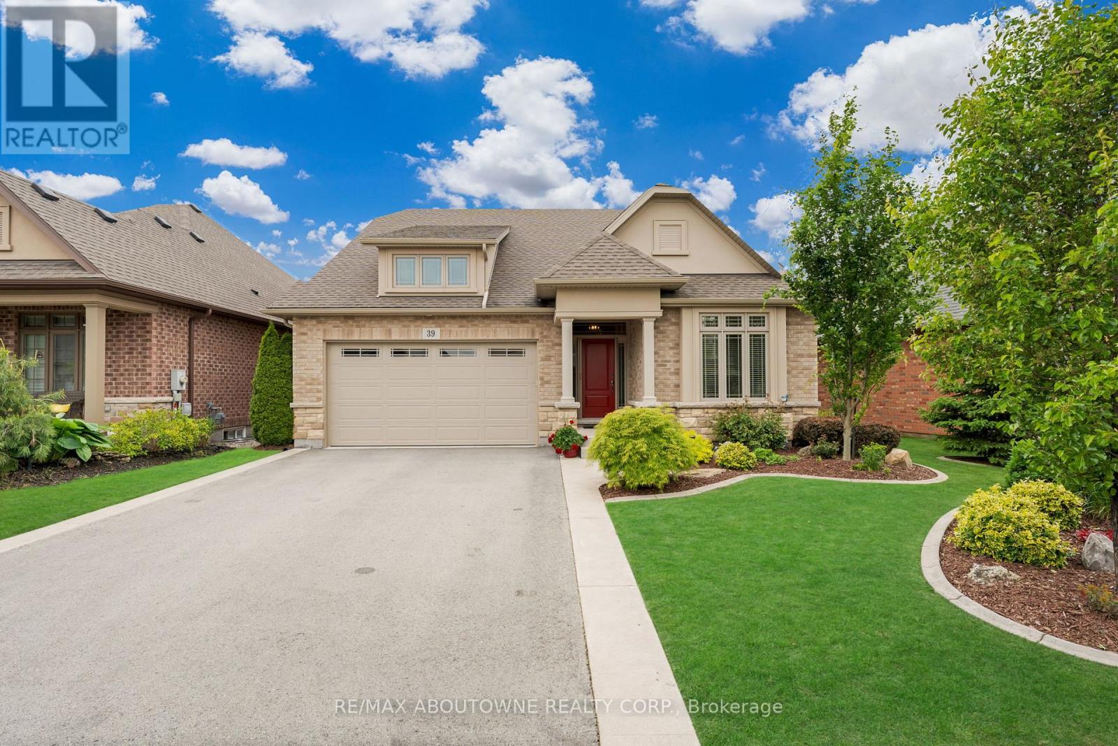Property at 39 BERWICK TRAIL image 1