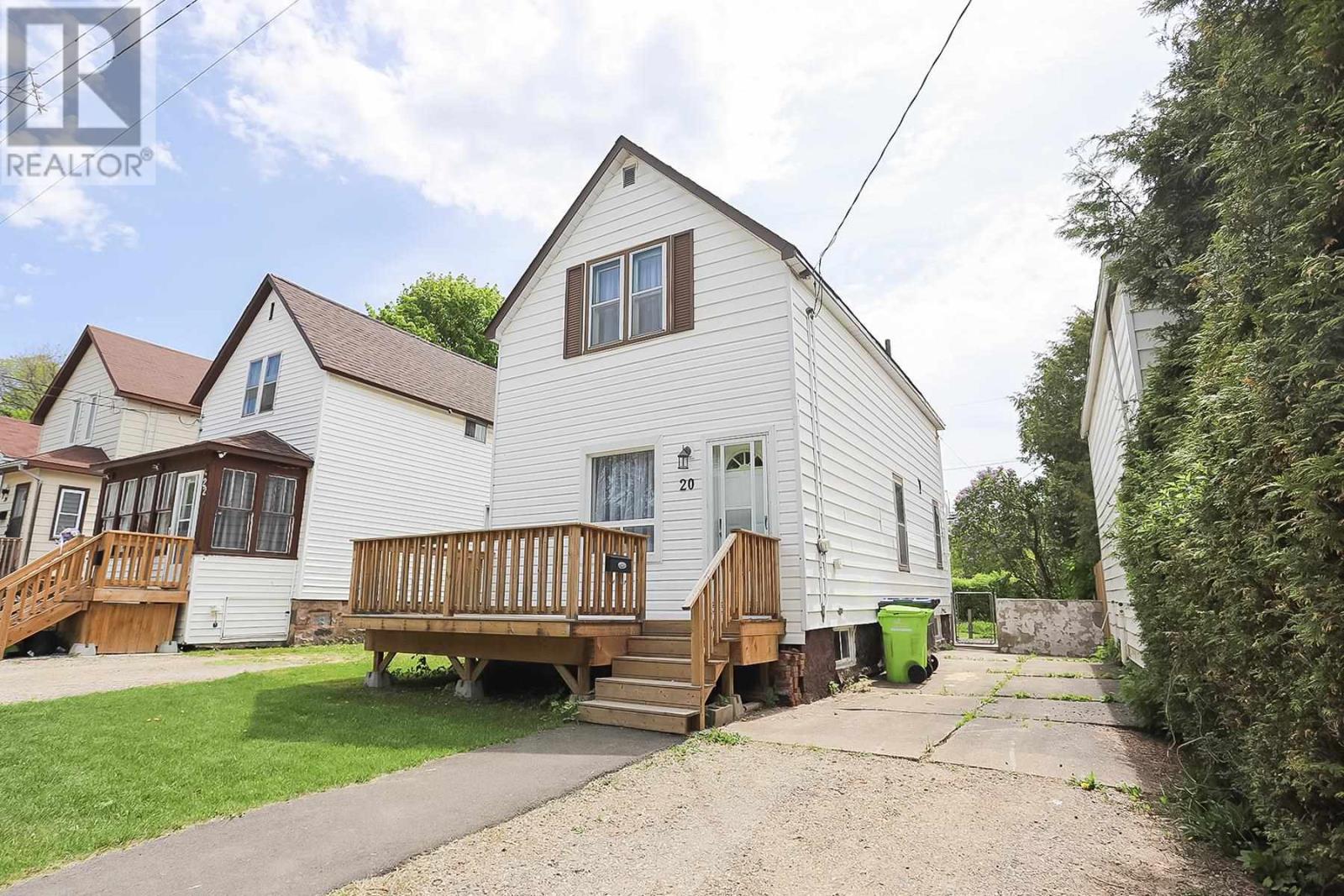 20 Dufferin Ave, Sault Ste. Marie, Ontario  P6B 2N4 - Photo 2 - SM251346
