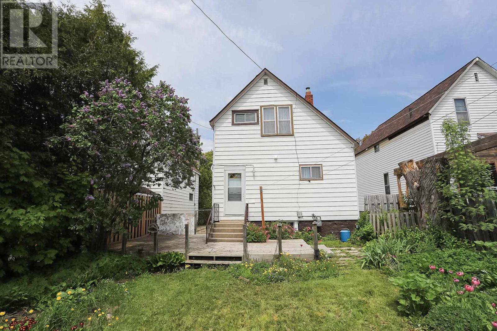 20 Dufferin Ave, Sault Ste. Marie, Ontario  P6B 2N4 - Photo 6 - SM251346