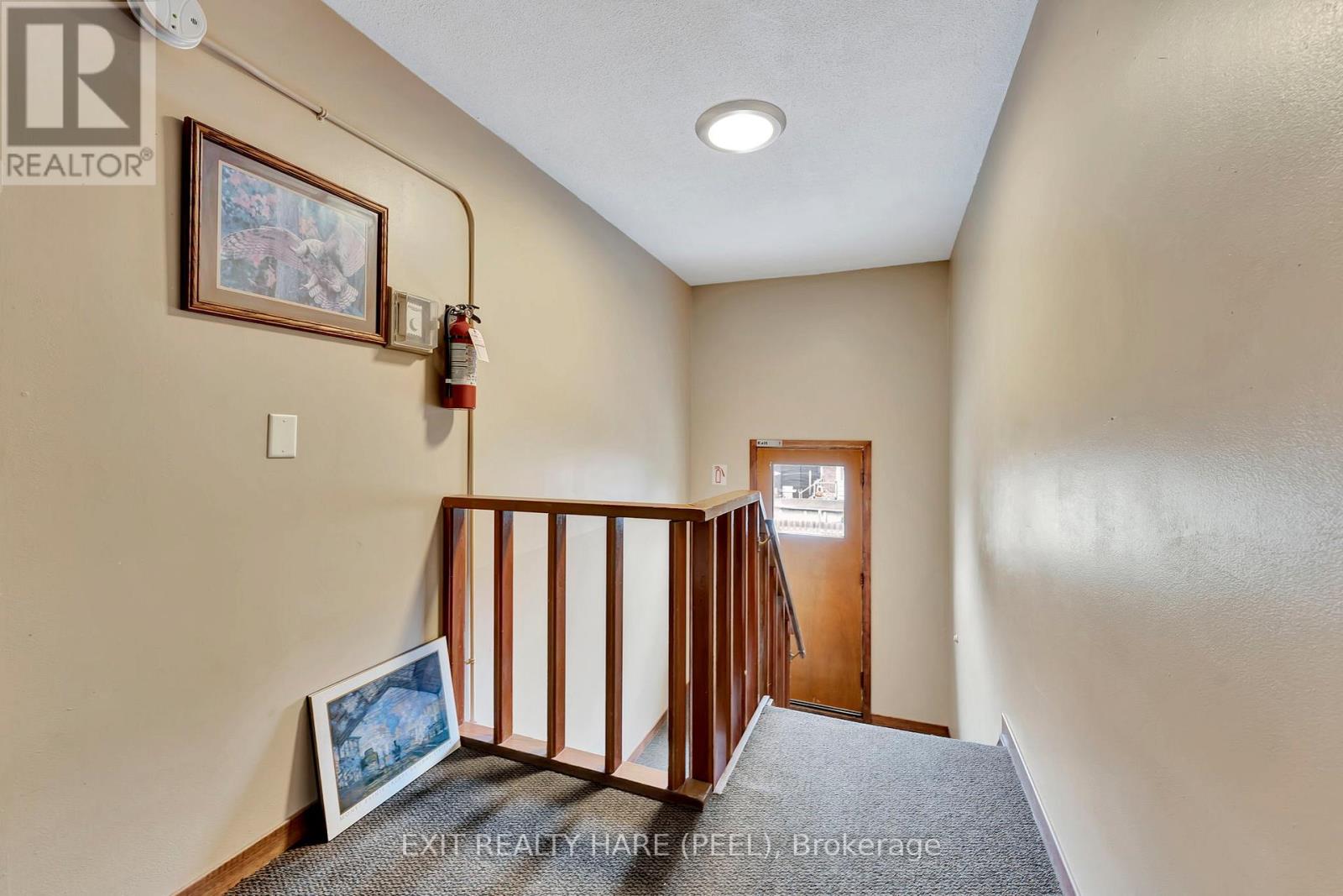 52 Hampton Street, Brantford, Ontario  N3S 4K8 - Photo 9 - X12185620