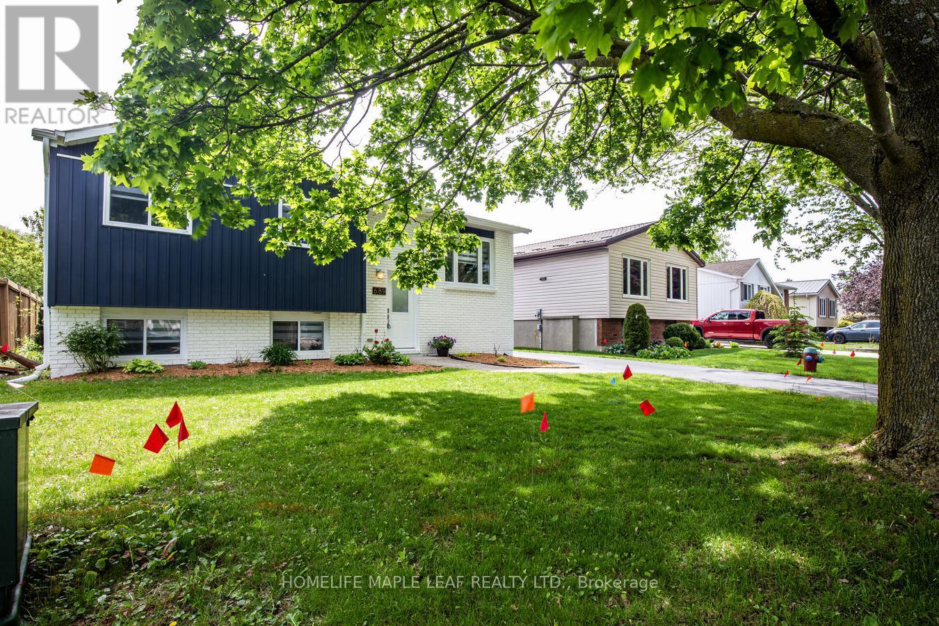 689 Macyoung Drive W, Kincardine, Ontario  N2Z 1T1 - Photo 3 - X12187715