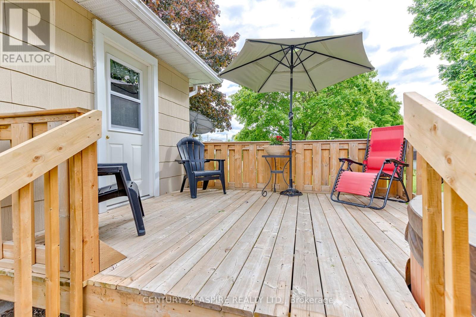 16 Dixon Street, Whitewater Region, Ontario  K0J 1K0 - Photo 36 - X12188299