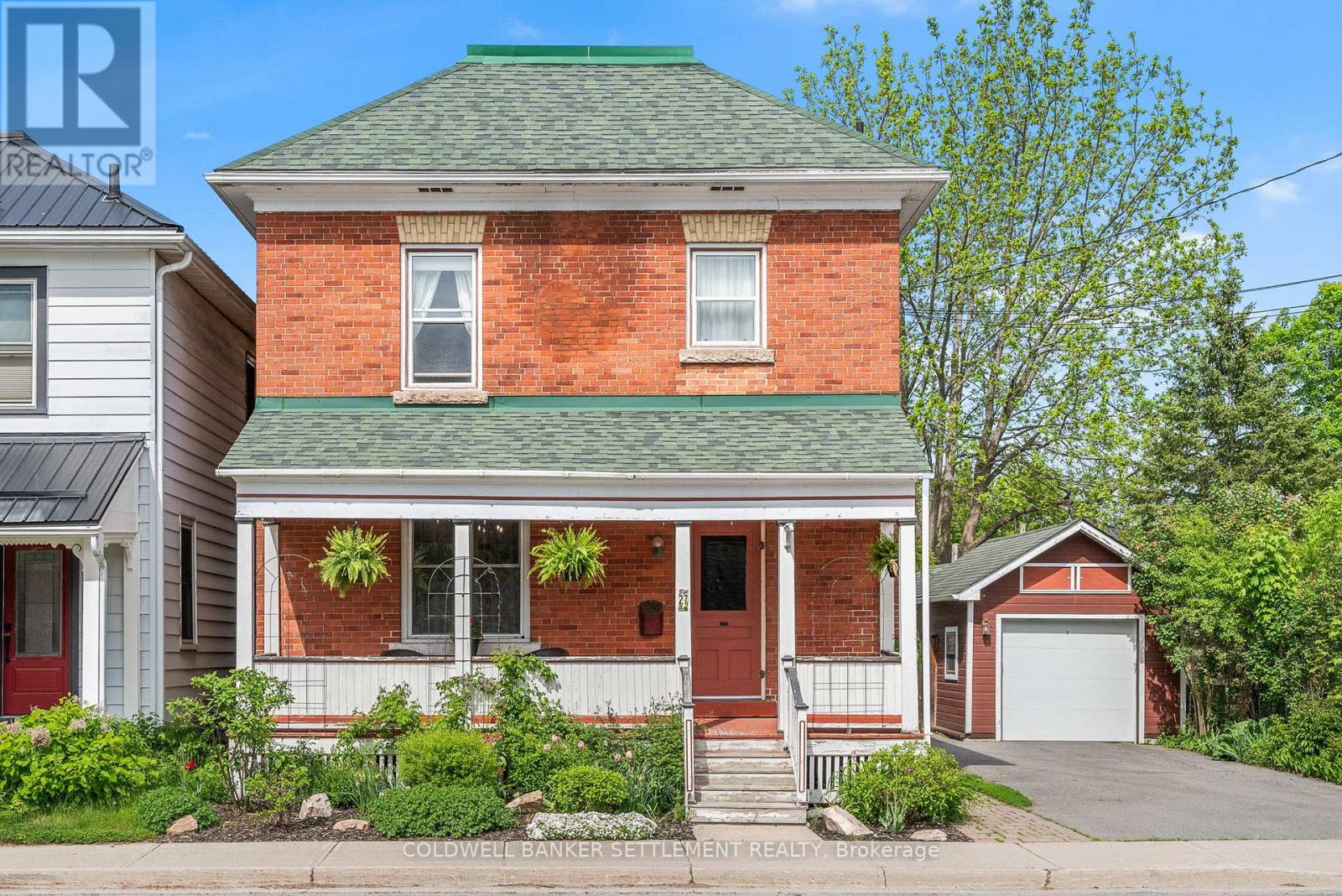 27 LEWIS STREET, Perth, Ontario