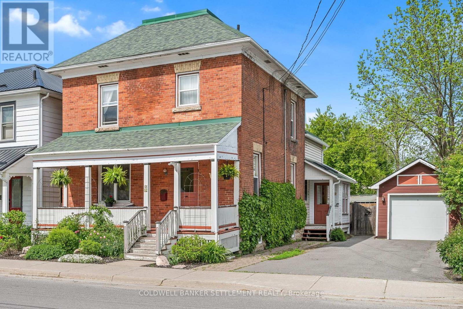 27 Lewis Street, Perth, Ontario  K7H 2R4 - Photo 2 - X12185377