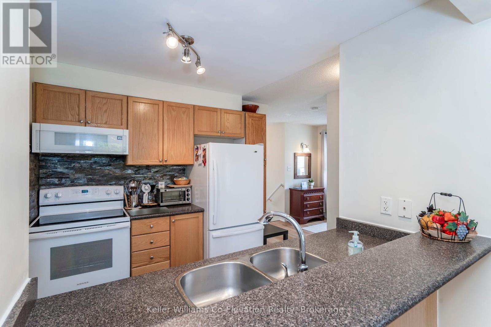 Property at 105 SOUTHWINDS CRESCENT image 3