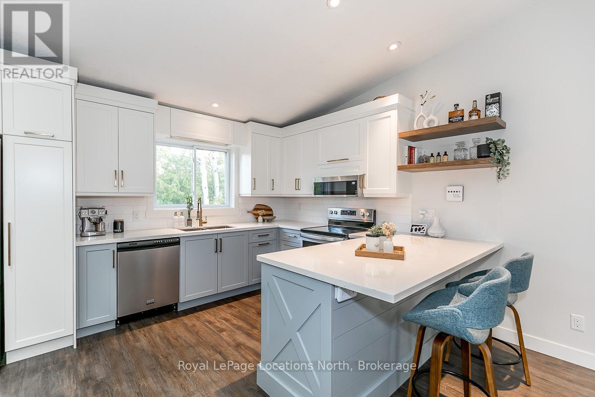 415 - 14 DAWSON DRIVE, Collingwood, Ontario