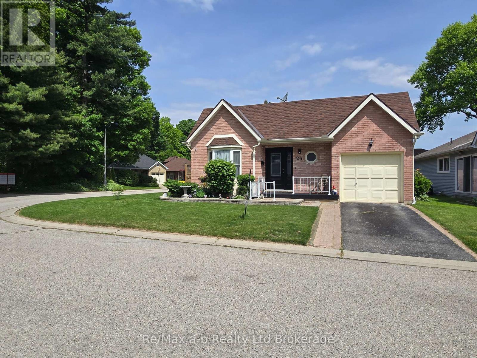 26 Seres Drive, Tillsonburg, Ontario  N4G 5G1 - Photo 1 - X11998801