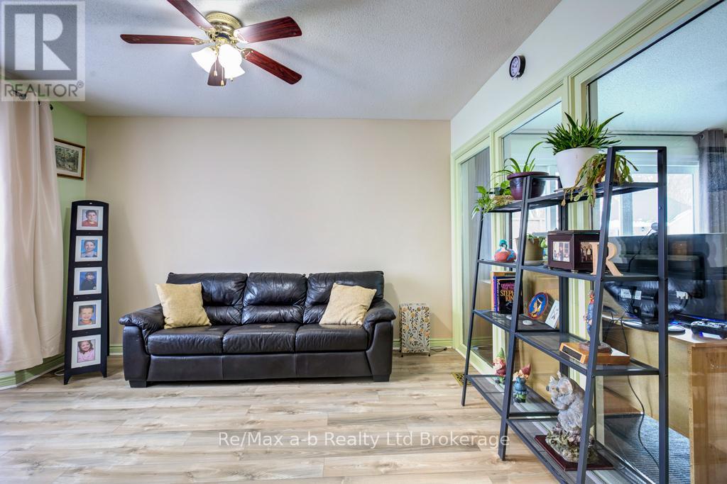 26 Seres Drive, Tillsonburg, Ontario  N4G 5G1 - Photo 3 - X11998801