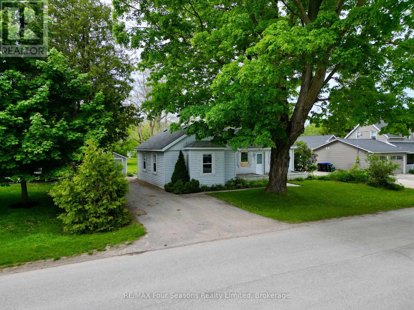 240 JANE STREET, Clearview, Ontario