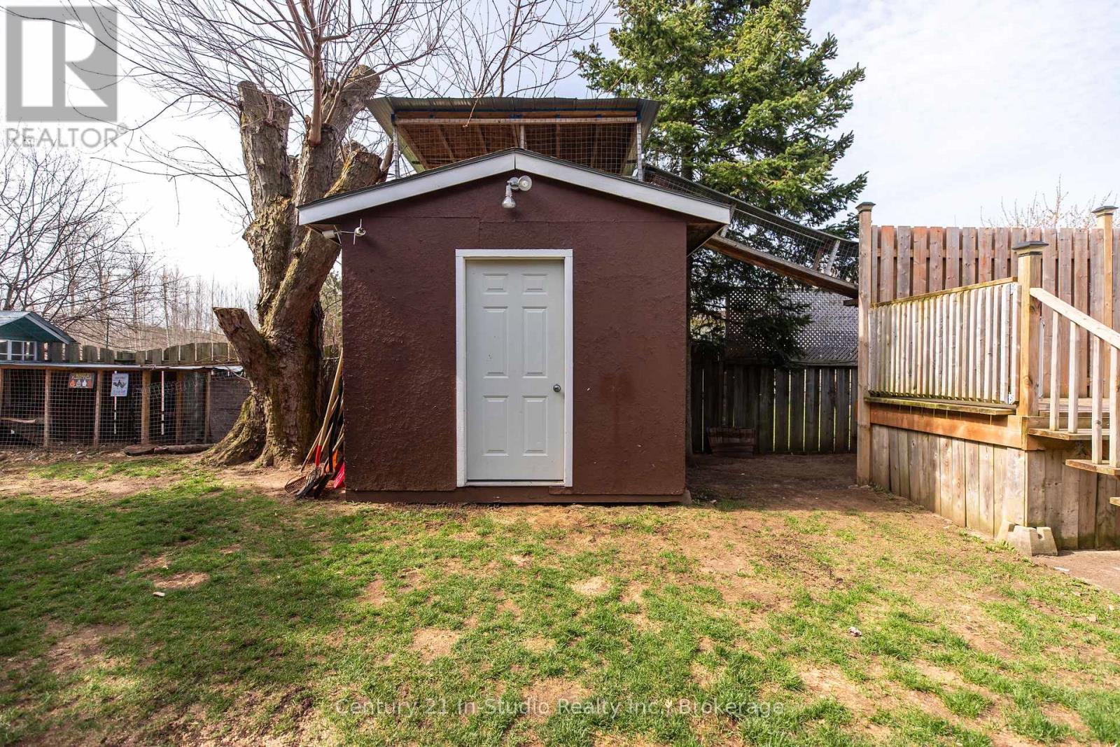 311 Bricker Street, Saugeen Shores, Ontario  N0H 2C1 - Photo 11 - X12115994