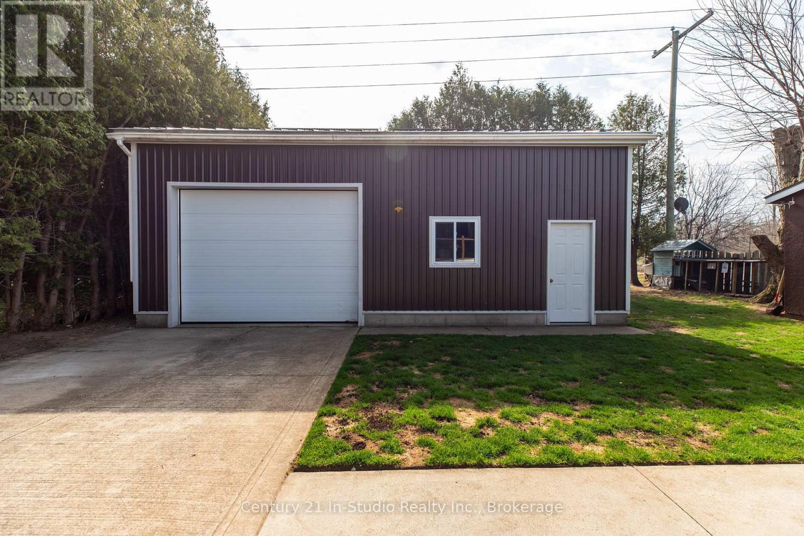 311 Bricker Street, Saugeen Shores, Ontario  N0H 2C1 - Photo 43 - X12115994