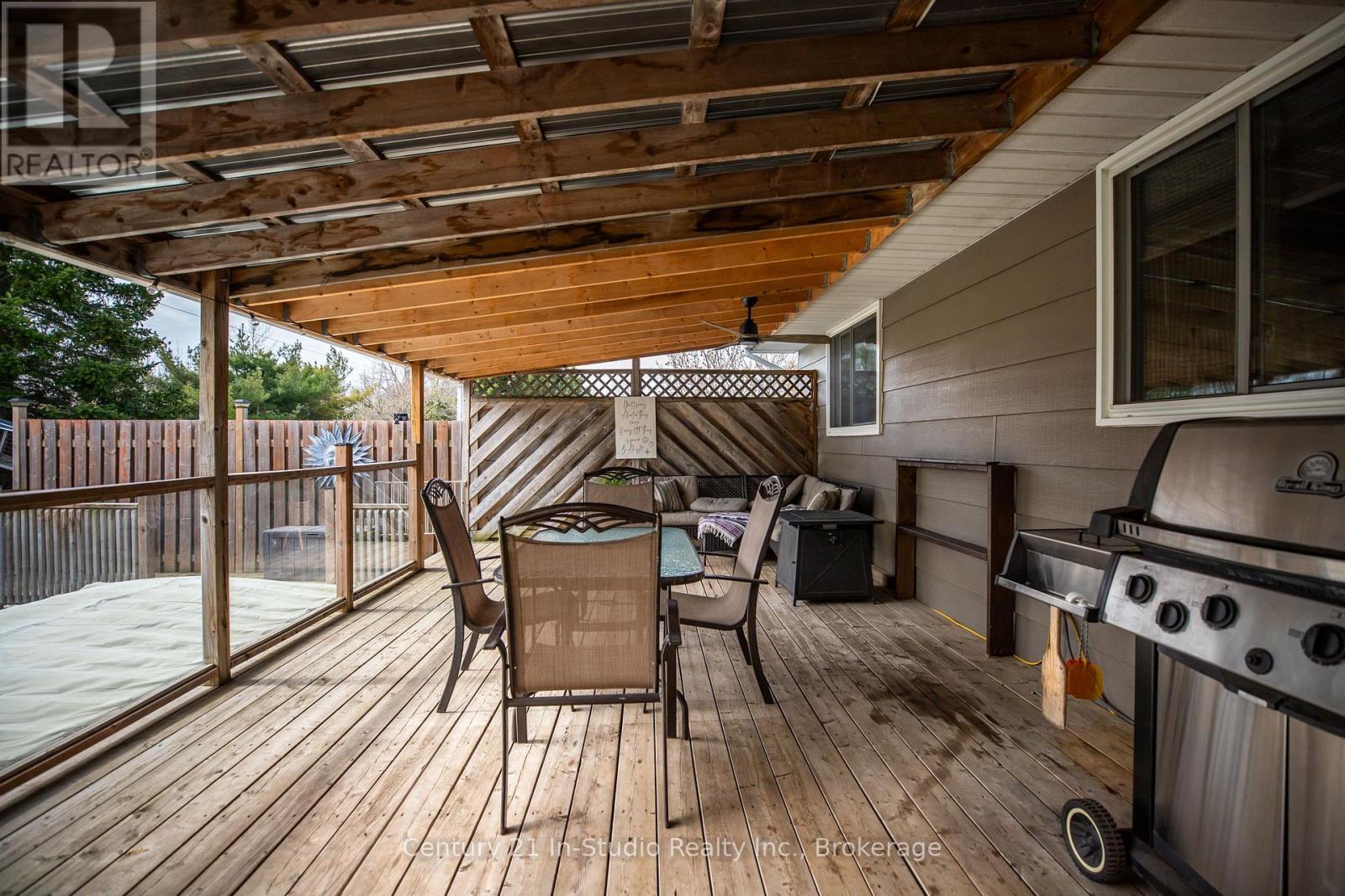 311 Bricker Street, Saugeen Shores, Ontario  N0H 2C1 - Photo 15 - X12115994
