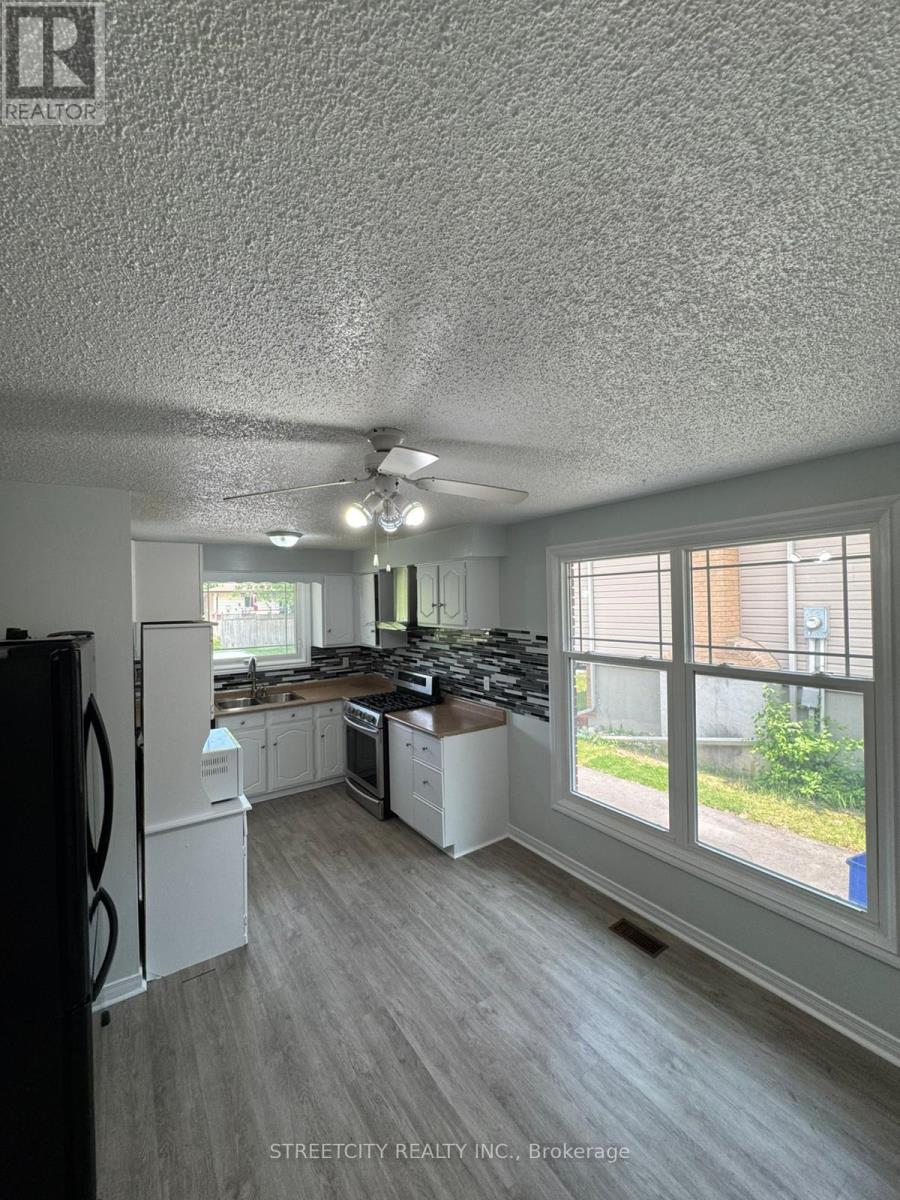 21 POPLAR CRESCENT, London South, Ontario