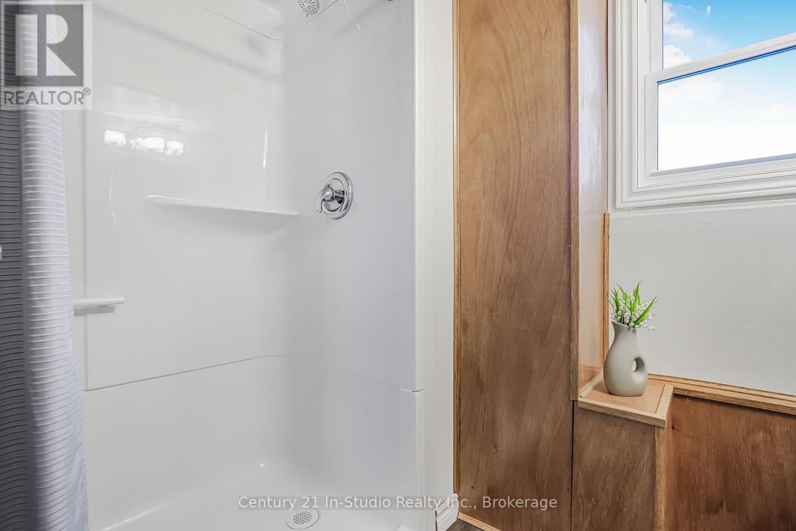 311 Bricker Street, Saugeen Shores, Ontario  N0H 2C1 - Photo 41 - X12115994