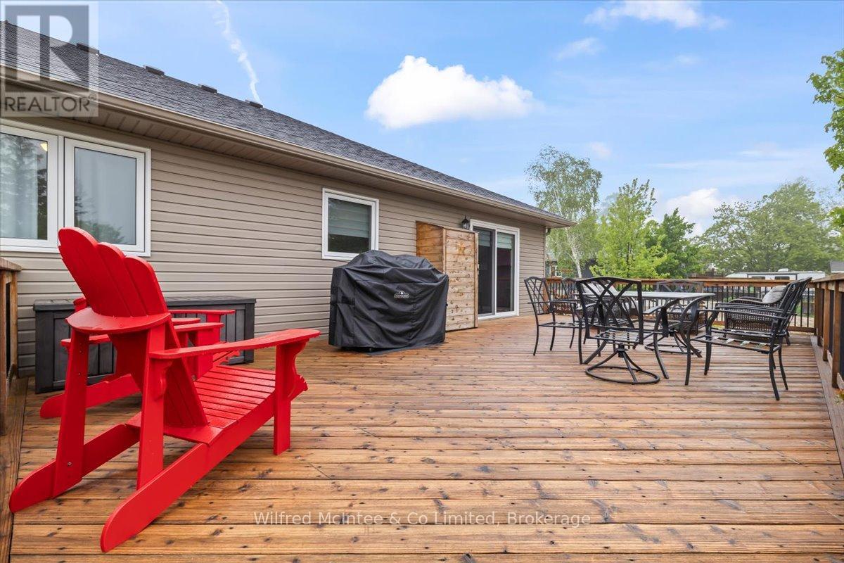 9 Malcolm Street, Huron-Kinloss, Ontario  N0G 2R0 - Photo 20 - X12185414