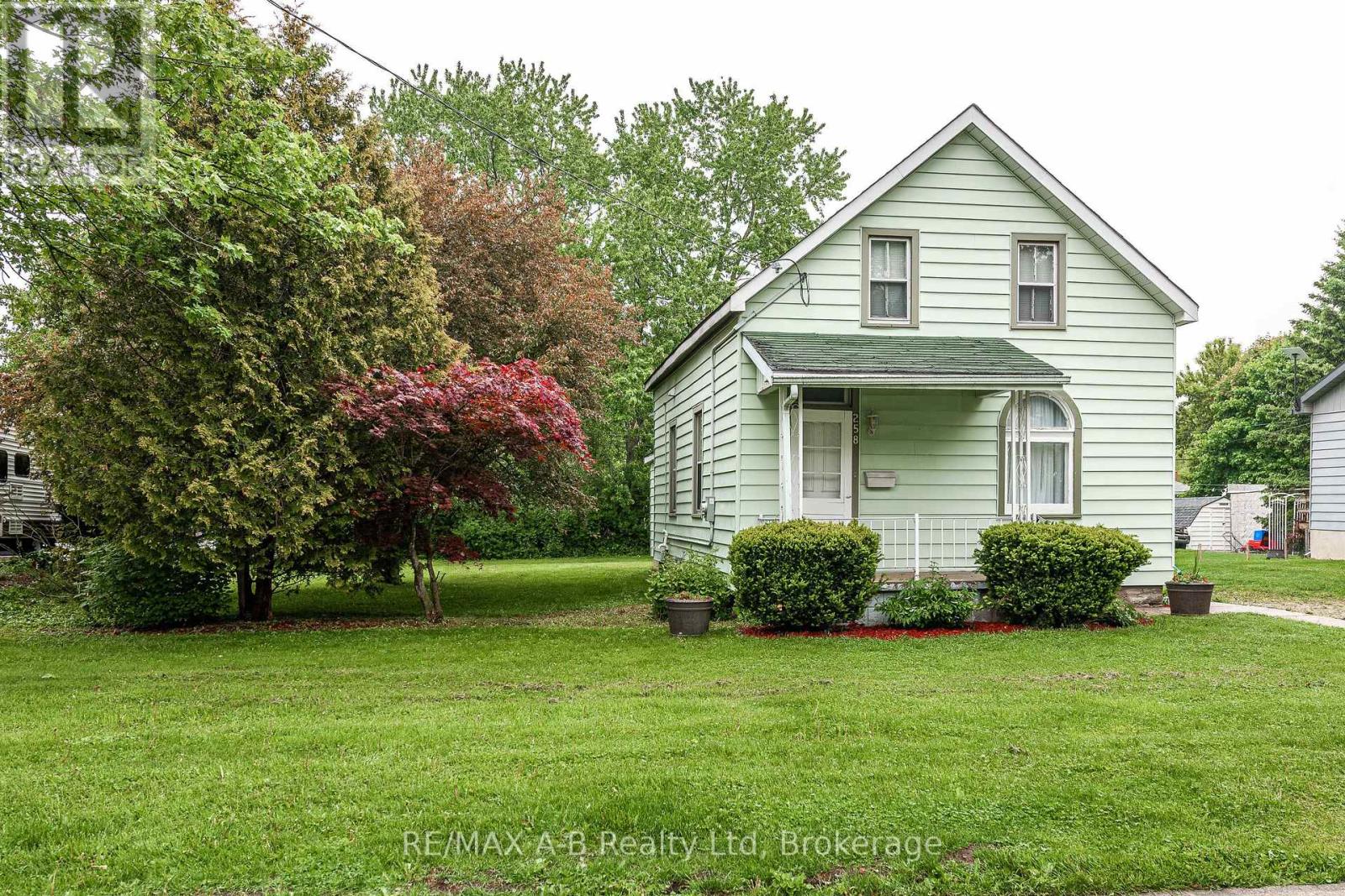 258 Nelson Street, Stratford, Ontario  N5A 2K3 - Photo 3 - X12188288
