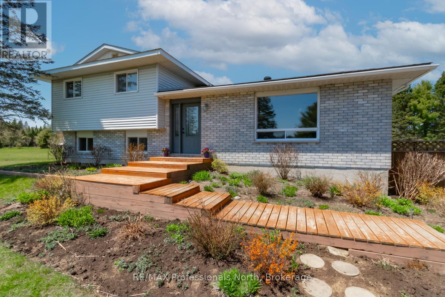 1400 Old Muskoka Road S, Huntsville, Ontario  P0B 1M0 - Photo 2 - X12185601