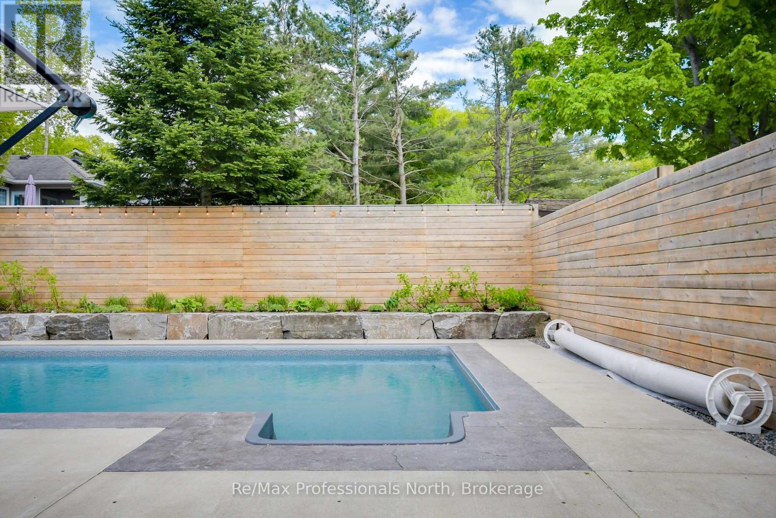 945 Muskoka Beach Road, Gravenhurst, Ontario  P1P 1A3 - Photo 40 - X12188320