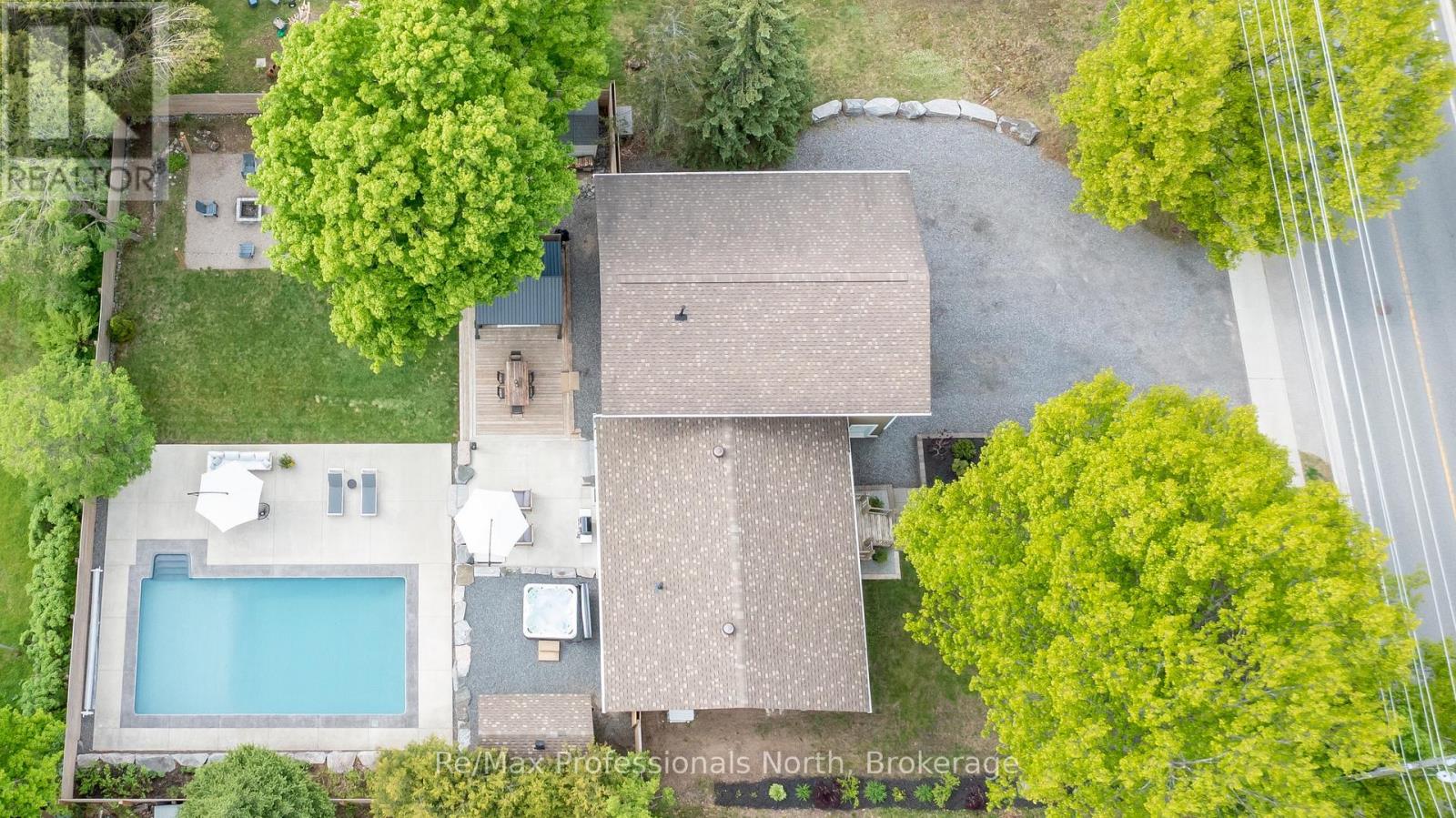 945 Muskoka Beach Road, Gravenhurst, Ontario  P1P 1A3 - Photo 48 - X12188320