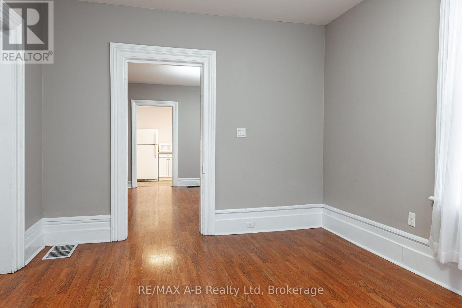 258 Nelson Street, Stratford, Ontario  N5A 2K3 - Photo 5 - X12188288