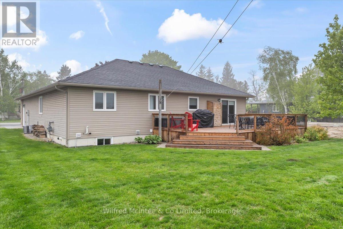 9 Malcolm Street, Huron-Kinloss, Ontario  N0G 2R0 - Photo 19 - X12185414