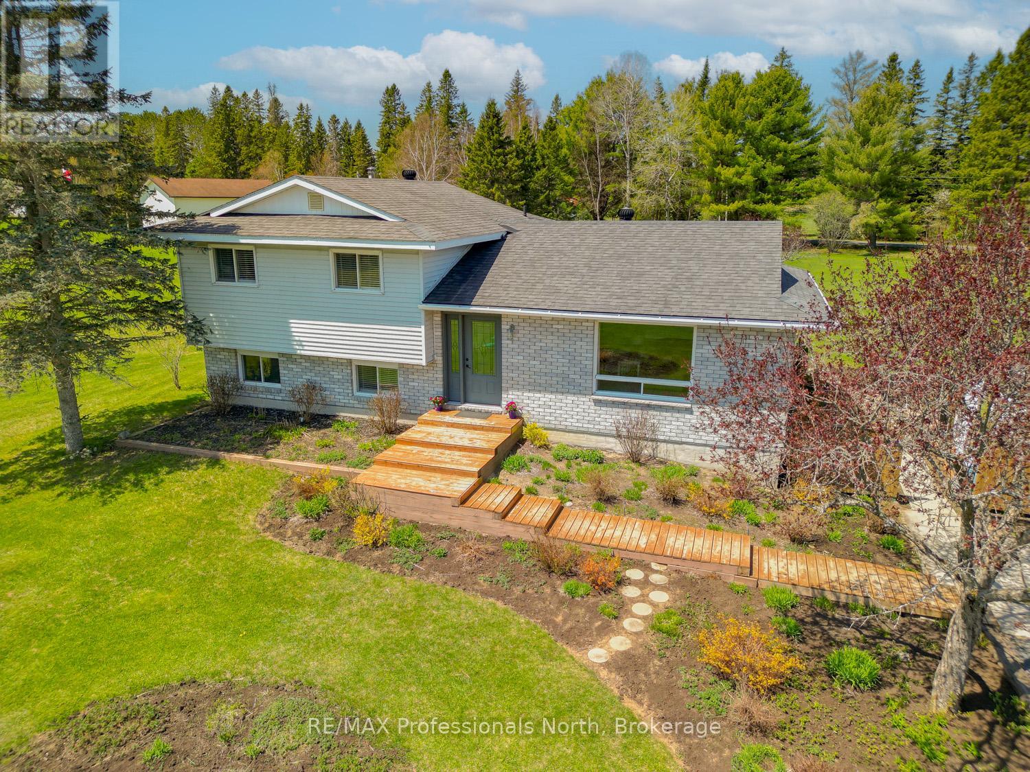 1400 Old Muskoka Road S, Huntsville, Ontario  P0B 1M0 - Photo 3 - X12185601