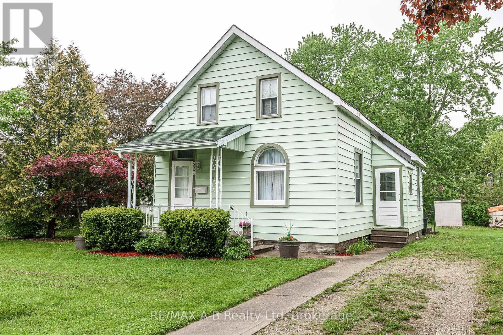 258 Nelson Street, Stratford, Ontario  N5A 2K3 - Photo 2 - X12188288