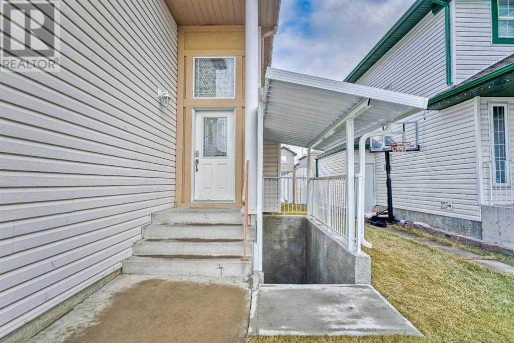 751 Saddlecreek Way Ne, Calgary, Alberta  T3J 4A5 - Photo 2 - A2220015