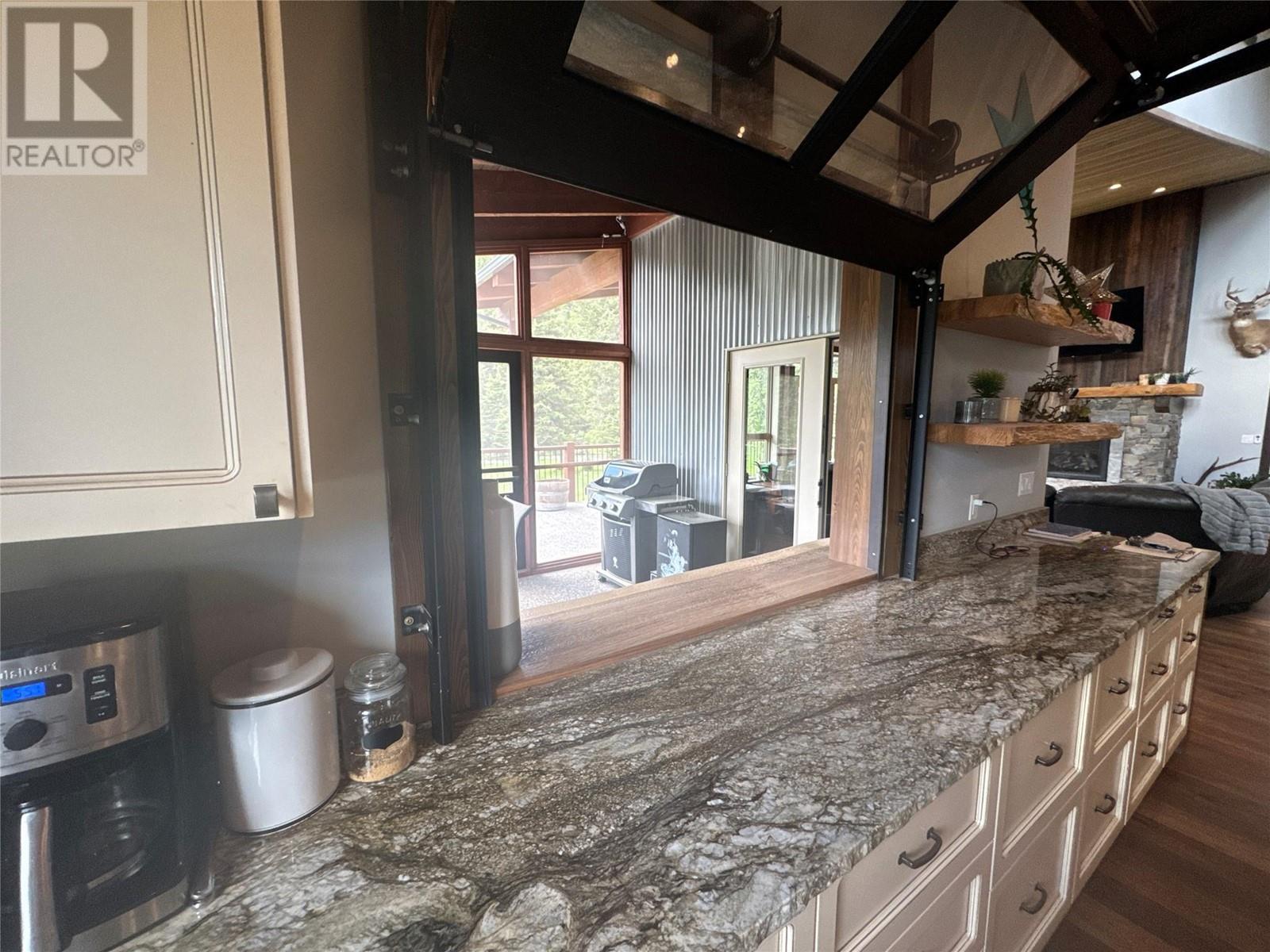 7717 Jaffray-Baynes Lake Rd Road, Jaffray, British Columbia  V0B 1T0 - Photo 16 - 10348847