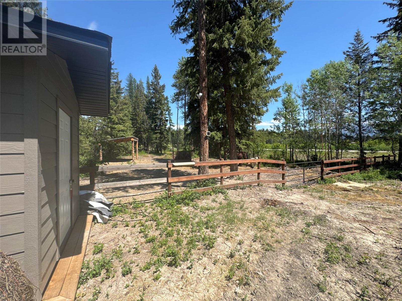 7717 JAFFRAY-BAYNES LAKE RD Road, Jaffray, BC V0B1T0