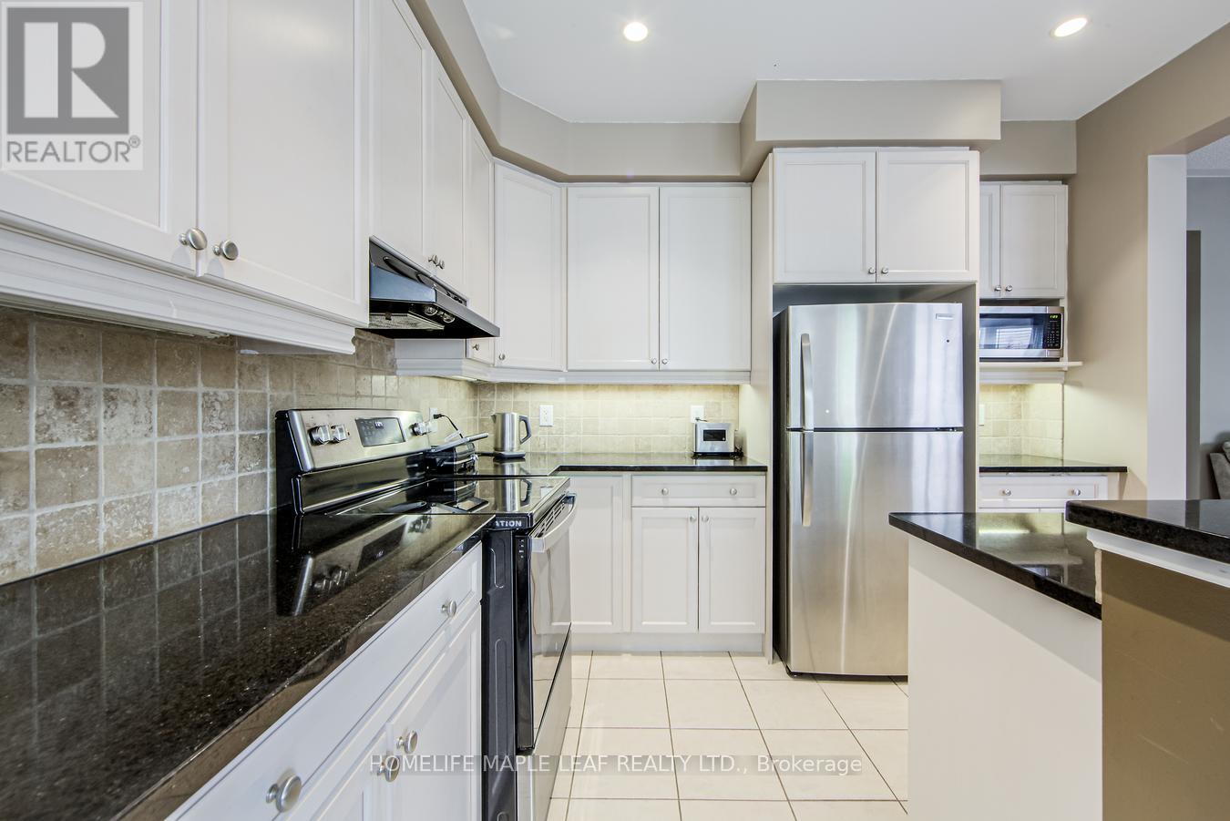 118 Kendall Drive, Milton (Sc Scott), Ontario  L9T 0S1 - Photo 14 - W12187474