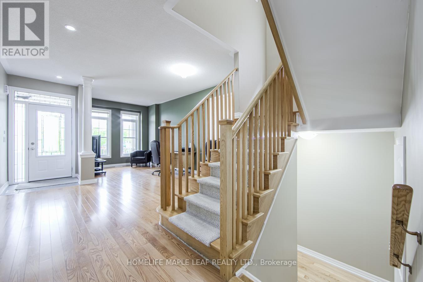 118 Kendall Drive, Milton, Ontario  L9T 0S1 - Photo 9 - W12187474