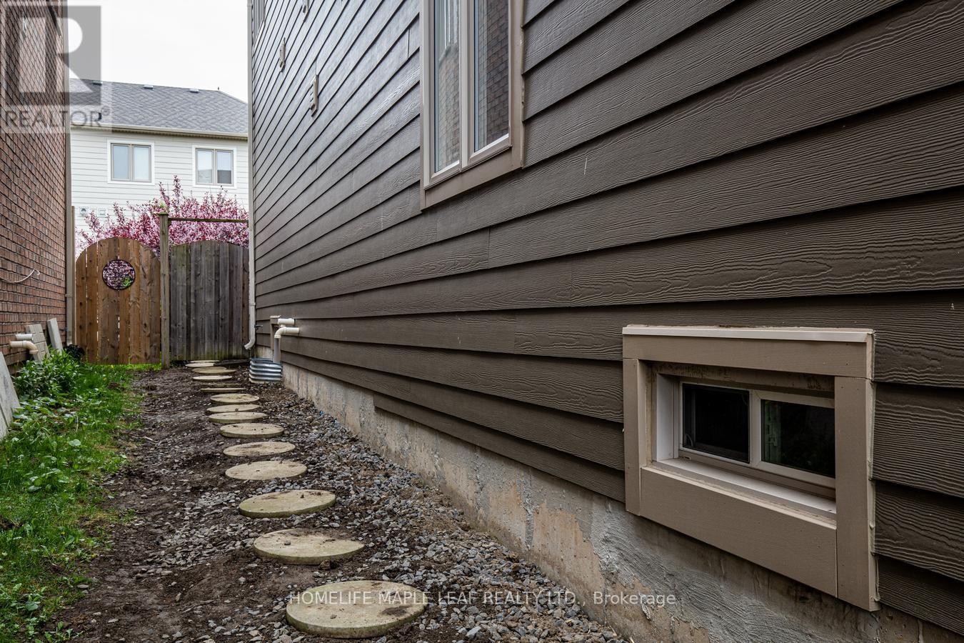 118 Kendall Drive, Milton, Ontario  L9T 0S1 - Photo 34 - W12187474
