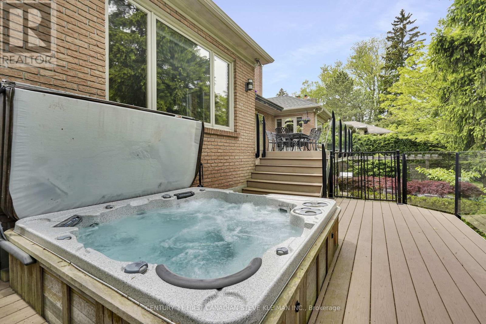 76 Tallwood Circle, London North, Ontario  N5X 2S1 - Photo 5 - X12188389