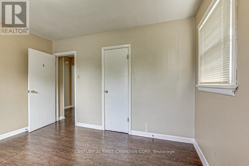 Photo 14 of 32 for 1598 Hansuld Street