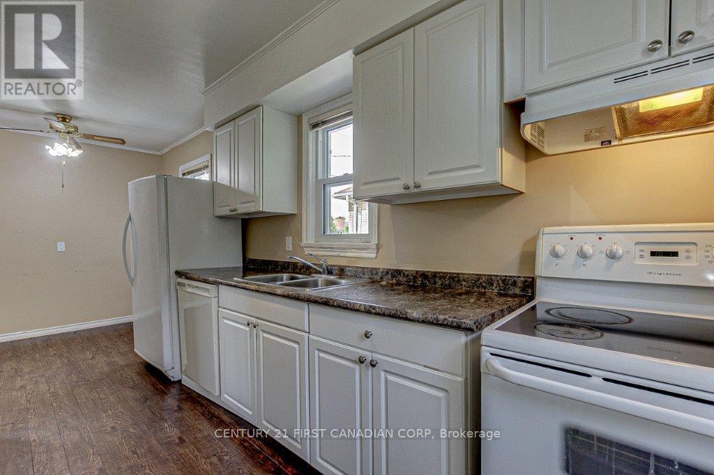 Photo 17 of 32 for 1598 Hansuld Street